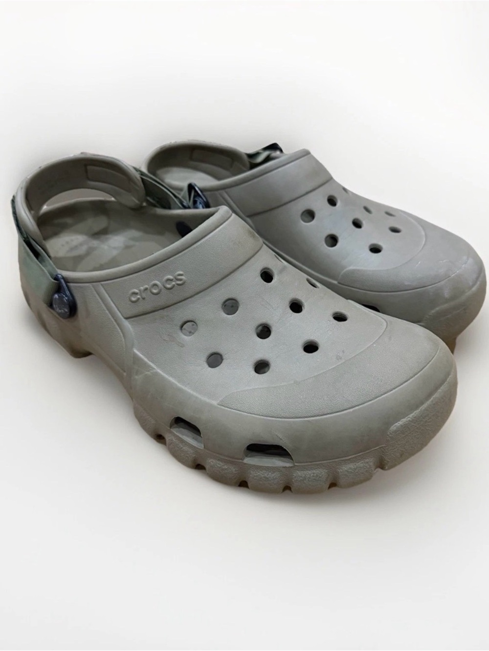 CROCS Classic Clog in Taupe